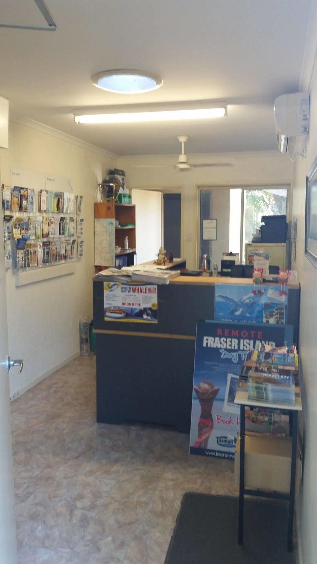 Alexander Beachfront Apartments Hervey Bay Buitenkant foto